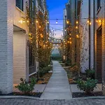 Luxury Nashville - Fire Table Balcony & City Views