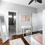 Speakeasy Game Room, Hot Tub, Fire Pit, King Bed - Close To Downtown