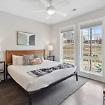 West End Oasis-new Building & Rooftop Views *