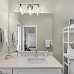 Speakeasy Game Room, Hot Tub, Fire Pit, King Bed - Close To Downtown *