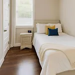 Large East With Game Sleeps 12 Holiday home