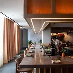 Hot Tub, Rooftop, Skyline View, 5Mins From Stadium, Less Than 10 Mins To 5 Points And Broadway, 3 Spacious Suites, Workspace, Garage Spaces And Ample Parking, 24 Hr Hospitality