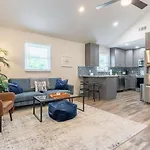 Holiday home The Good Vibes By Local