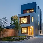 The Rooftop Retreat By Local Holiday home Nashville