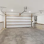 West End Oasis-new Building & Rooftop Views Holiday home Nashville