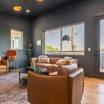 The Vinyl Vault By Local Holiday home