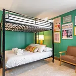 Ladies Lounge By Local Holiday home Nashville