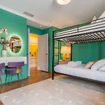 Ladies Lounge By Local Holiday home *