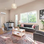 Holiday home The Pink Royale By Local Nashville
