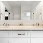 The Alabaster By Local Holiday home