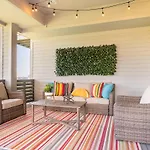 A Place To Hang Your By Local Holiday home Nashville
