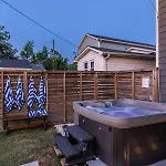 Speakeasy Game Room, Hot Tub, Fire Pit, King Bed - Close To Downtown Holiday home Nashville