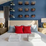 Holiday home Bustling Broadway By Local Nashville