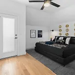 Spacious Nashville Stay - 2 Homes, 15 Guests