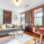 Boscobel Apartment *