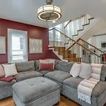 Steps From Vandy, Live Music-downtown 9 Mins Away! Apartment
