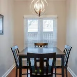 Holiday home Hillsboro Village-free Parking-9 Mins To Downtown! *
