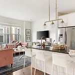 Hart Buyout 7 By Avantstay Two Town W Stunning Amenities Design