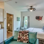 Apartment Rustic Walkable To Music Row! By Local Nashville