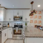 Apartment Walk About Hillsboro Village, 9 Mins To Downtown! *