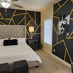 Apartment The Johnny Cash - Music Row District - Free Garage Parking - King Bed *