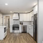 The Nomad 48-person Hillsboro Village Retreat 1br Spaces * Nashville