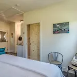 Rustic Walkable To Music Row! By Local Apartment *