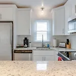 Steps From Vandy, Live Music-downtown 9 Mins Away! Apartment *