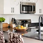 Hart Buyout 2 By Avantstay Two Town W Stunning Amenities Design Apartment Nashville