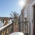 Downtown Riverfront Unit 780 Apartment *