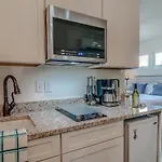 Apartment Rustic Walkable To Music Row! By Local Nashville