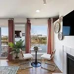 Apartment Downtown Riverfront Unit 780 *