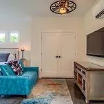 Apartment Rustic Walkable To Music Row! By Local