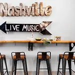 Waverly By Avantstay Nashville-inspired Townhome W Luxury Kitchen Pool Table *