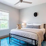 Waverly By Avantstay Nashville-inspired Townhome W Luxury Kitchen Pool Table Apartment Nashville