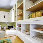 Peaceful Private Cottage, Walk To Park & 5 Mins To Downtown Nashville