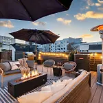 Holiday home Nash Chic Near Dt Rooftop Luxe Comfort *