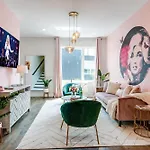New Dollys Dream 12 Beds Downtown Nash Opry Karaoke Holiday home Nashville