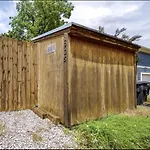 Peaceful Private Cottage, Walk To Park & 5 Mins To Downtown
