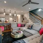 Holiday home Close To The Gulch - Book Today *