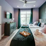Close To The Gulch - Book Today Nashville