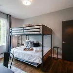 King & Queen 2 Homes - 24 Beds Views *
