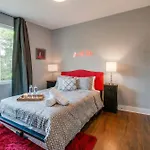 King & Queen 2 Homes - 24 Beds Views * Nashville