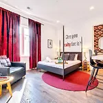 New Nash Eras - Rooftop Decks With Hot Tub - 15 Beds Nashville