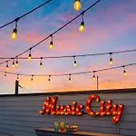 Holiday home New Nashvegas Downtown Rooftop Views 13beds
