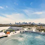 New Nash Eras - 15 Beds - Hot Tub On Rooftop Deck Nashville