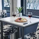 New Studio- 2 Beds 7 Mins To Dt *
