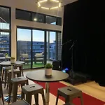 Music Hall ♫ Hot Tub/Stage/Rooftop/Walk To Gulch!