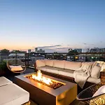Music Hall ♫ Hot Tub/stage/rooftop/walk To Gulch! Nashville