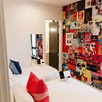 Music Hall ♫ Hot Tub/stage/rooftop/walk To Gulch! *